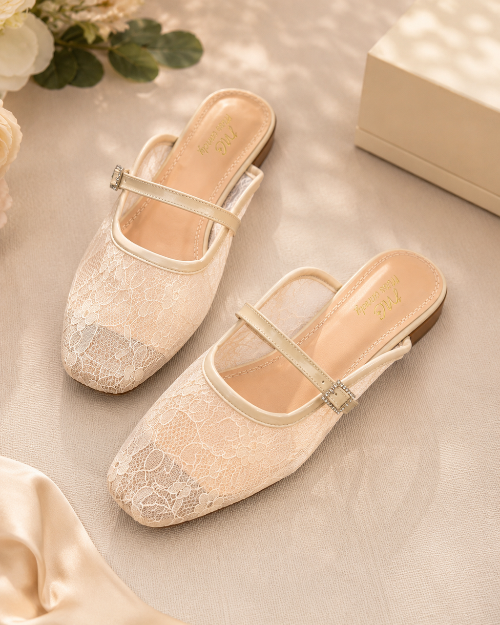 Lace charm mule
